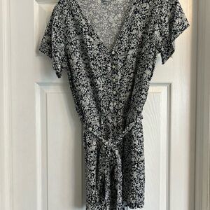 GAP Black and White Floral Top